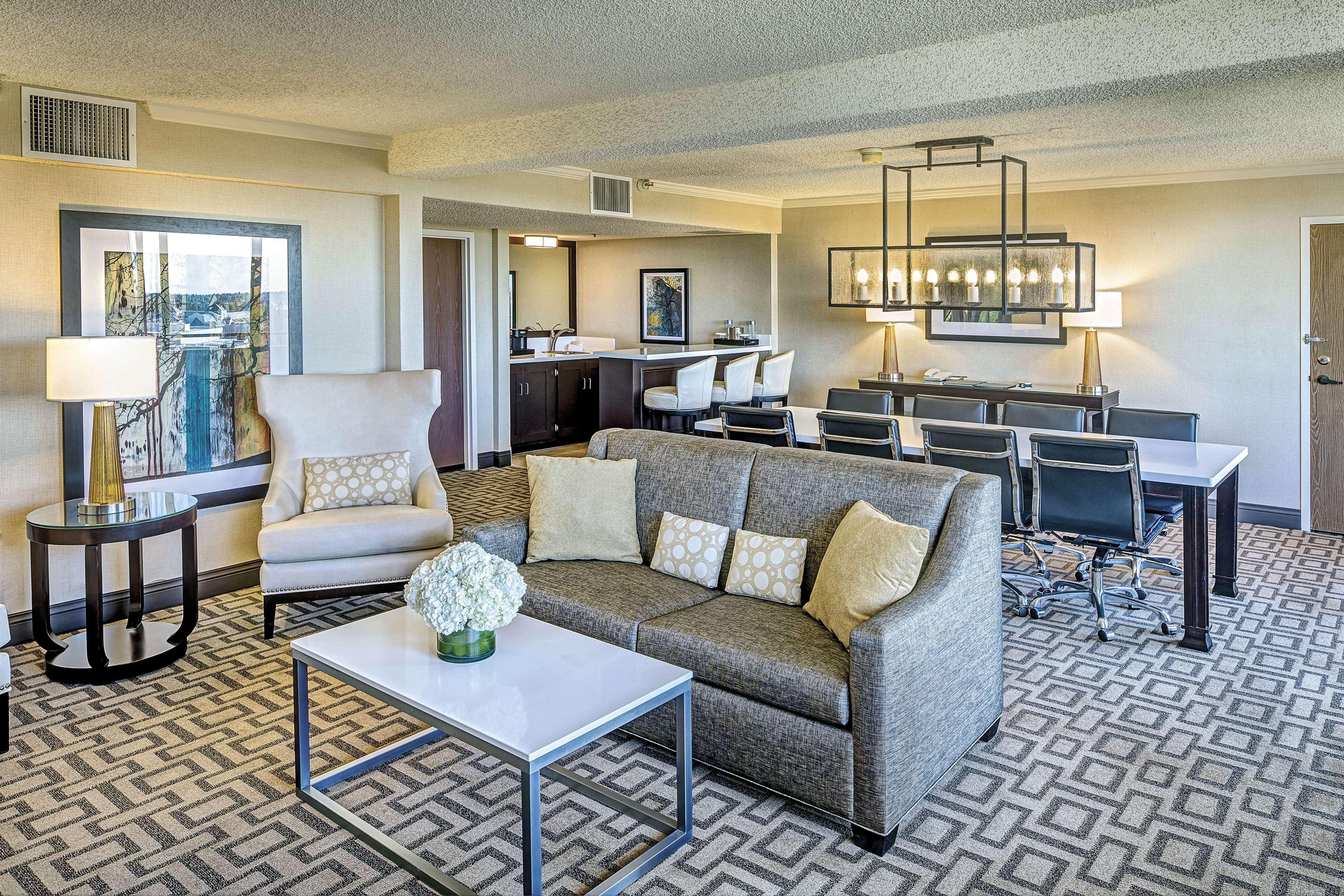 Hilton Sacramento Arden West Exterior foto